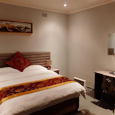 Driftwood Boutique Bed And Breakfast Lobatse Zewnętrze zdjęcie