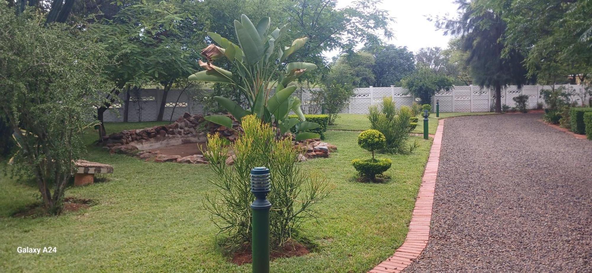 Driftwood Boutique Bed And Breakfast Lobatse Zewnętrze zdjęcie